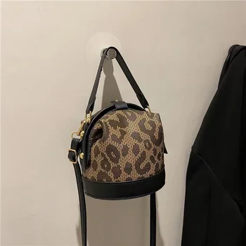 Kişilik Kadın Leopar Çanta 2022 Baskı postacı çantası El Silindir omuz çantaları Pastil klasik postacı çantası